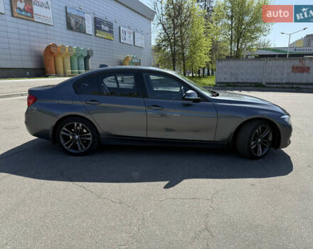 Серый БМВ 3 Серия, объемом двигателя 2 л и пробегом 88 тыс. км за 17300 $, фото 5 на Automoto.ua