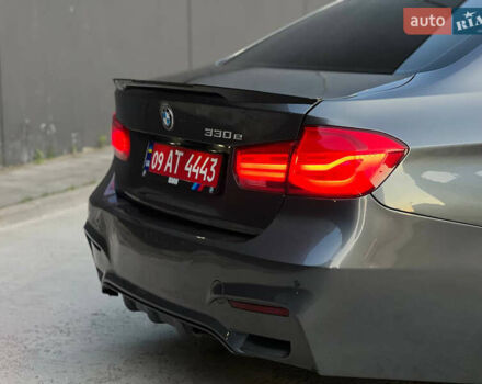 Серый БМВ 3 Серия, объемом двигателя 2 л и пробегом 157 тыс. км за 18400 $, фото 10 на Automoto.ua