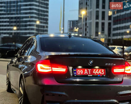 Серый БМВ 3 Серия, объемом двигателя 2 л и пробегом 157 тыс. км за 18400 $, фото 24 на Automoto.ua