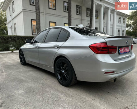 Серый БМВ 3 Серия, объемом двигателя 2 л и пробегом 111 тыс. км за 16999 $, фото 4 на Automoto.ua