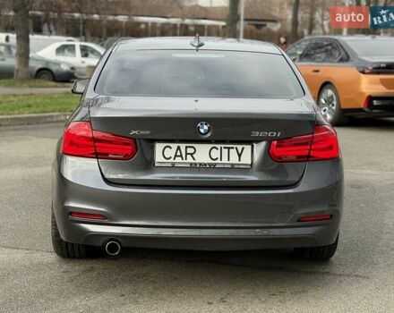 Серый БМВ 3 Серия, объемом двигателя 2 л и пробегом 88 тыс. км за 16500 $, фото 5 на Automoto.ua
