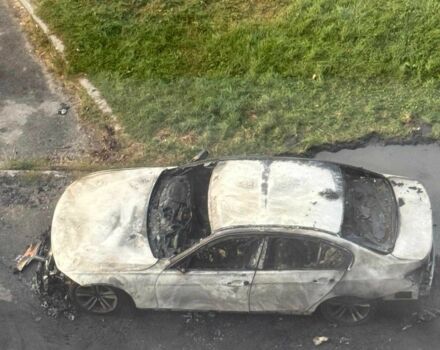 Серый БМВ 3 Серия, объемом двигателя 0 л и пробегом 182 тыс. км за 1476 $, фото 1 на Automoto.ua