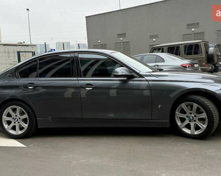 Серый БМВ 3 Серия, объемом двигателя 2 л и пробегом 121 тыс. км за 19200 $, фото 4 на Automoto.ua