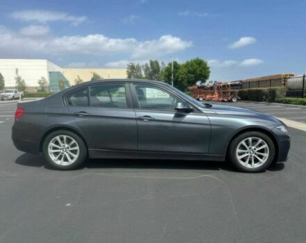 Серый БМВ 3 Серия, объемом двигателя 2 л и пробегом 32 тыс. км за 8000 $, фото 3 на Automoto.ua