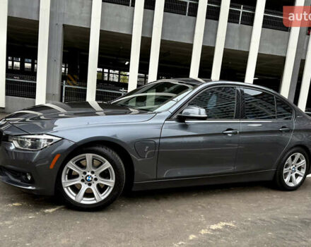 Серый БМВ 3 Серия, объемом двигателя 2 л и пробегом 121 тыс. км за 19200 $, фото 1 на Automoto.ua