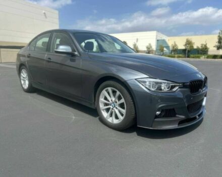 Серый БМВ 3 Серия, объемом двигателя 2 л и пробегом 32 тыс. км за 8000 $, фото 2 на Automoto.ua