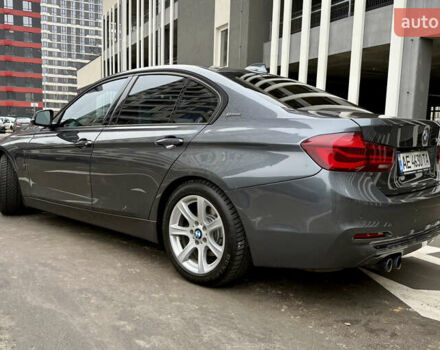 Серый БМВ 3 Серия, объемом двигателя 2 л и пробегом 121 тыс. км за 19200 $, фото 2 на Automoto.ua