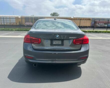 Серый БМВ 3 Серия, объемом двигателя 2 л и пробегом 32 тыс. км за 8000 $, фото 6 на Automoto.ua