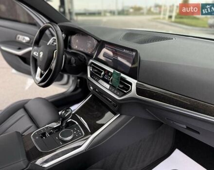 БМВ 3 Серия 2019 в Днепре (Днепропетровске) на Automoto.ua Серый БМВ 3 Серия, объемом двигателя 0 л и пробегом 79 тыс. км за 26800 $, фото 19 на Automoto.ua
