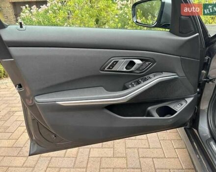 БМВ 3 Серія 2021 у Львові на Automoto.ua Сірий БМВ 3 Серія, об'ємом двигуна 0 л та пробігом 44 тис. км за 11800 $, фото 9 на Automoto.ua