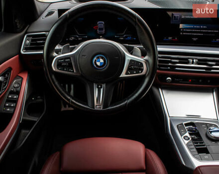 Серый БМВ 3 Серия, объемом двигателя 2 л и пробегом 35 тыс. км за 43900 $, фото 40 на Automoto.ua