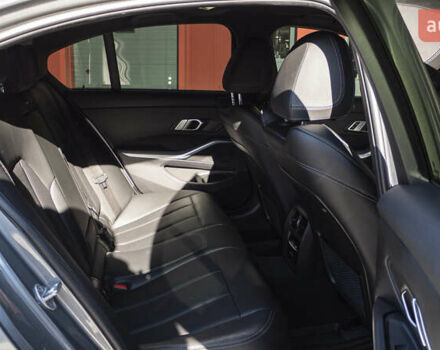 Серый БМВ 3 Серия, объемом двигателя 2 л и пробегом 26 тыс. км за 39500 $, фото 18 на Automoto.ua