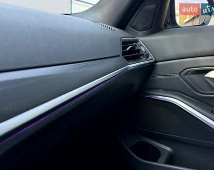 Серый БМВ 3 Серия, объемом двигателя 2 л и пробегом 18 тыс. км за 50000 $, фото 44 на Automoto.ua