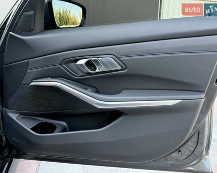 Серый БМВ 3 Серия, объемом двигателя 2 л и пробегом 18 тыс. км за 50000 $, фото 24 на Automoto.ua