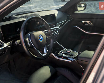 Серый БМВ 3 Серия, объемом двигателя 2 л и пробегом 26 тыс. км за 39500 $, фото 10 на Automoto.ua