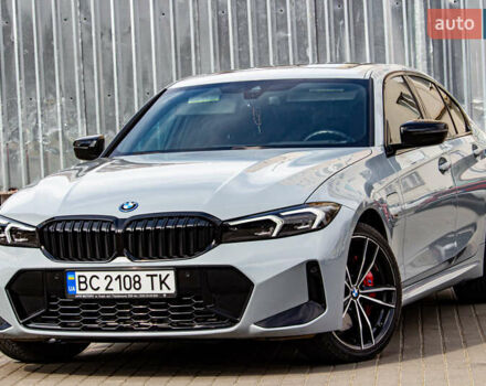 Серый БМВ 3 Серия, объемом двигателя 2 л и пробегом 35 тыс. км за 43900 $, фото 3 на Automoto.ua