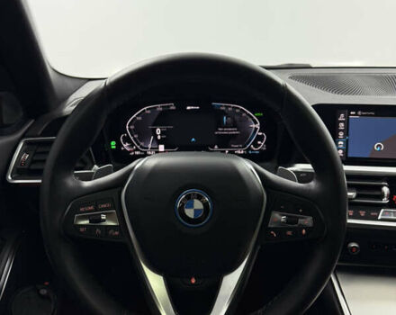 Серый БМВ 3 Серия, объемом двигателя 2 л и пробегом 49 тыс. км за 32900 $, фото 20 на Automoto.ua