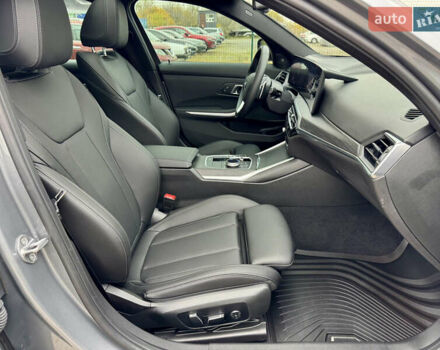 Серый БМВ 3 Серия, объемом двигателя 2 л и пробегом 15 тыс. км за 45000 $, фото 37 на Automoto.ua