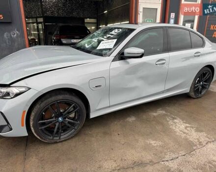 Серый БМВ 3 Серия, объемом двигателя 2 л и пробегом 41 тыс. км за 29900 $, фото 2 на Automoto.ua