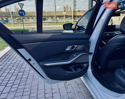 Серый БМВ 3 Серия, объемом двигателя 3 л и пробегом 37 тыс. км за 50800 $, фото 10 на Automoto.ua