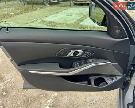 Серый БМВ 3 Серия, объемом двигателя 2 л и пробегом 15 тыс. км за 45000 $, фото 11 на Automoto.ua