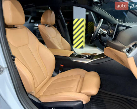 Сірий БМВ 3 Серія, об'ємом двигуна 3 л та пробігом 8 тис. км за 65000 $, фото 37 на Automoto.ua