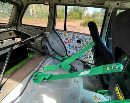 Серый БМВ 3 Серия, объемом двигателя 1.8 л и пробегом 370 тыс. км за 9000 $, фото 8 на Automoto.ua