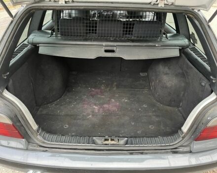 Серый БМВ 3 Серия, объемом двигателя 1.6 л и пробегом 1 тыс. км за 3000 $, фото 7 на Automoto.ua