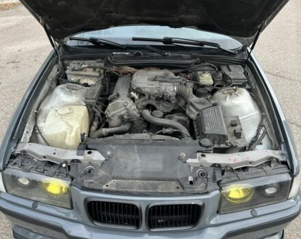 Серый БМВ 3 Серия, объемом двигателя 1.6 л и пробегом 1 тыс. км за 3000 $, фото 9 на Automoto.ua