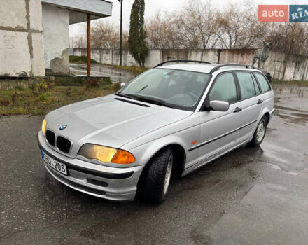 Серый БМВ 3 Серия, объемом двигателя 2 л и пробегом 300 тыс. км за 1900 $, фото 1 на Automoto.ua