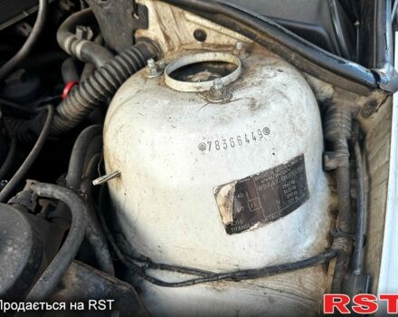 Серый БМВ 3 Серия, объемом двигателя 2 л и пробегом 390 тыс. км за 2700 $, фото 10 на Automoto.ua