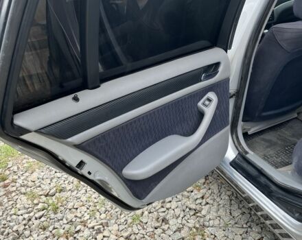 Серый БМВ 3 Серия, объемом двигателя 2 л и пробегом 300 тыс. км за 3499 $, фото 7 на Automoto.ua