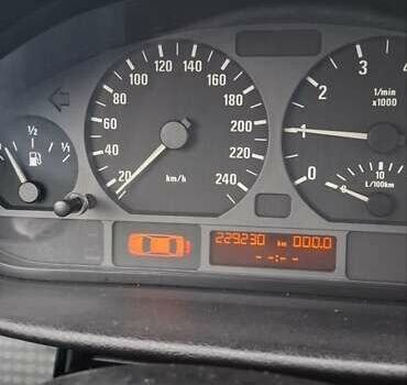 Серый БМВ 3 Серия, объемом двигателя 1.8 л и пробегом 230 тыс. км за 4300 $, фото 11 на Automoto.ua