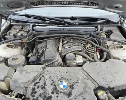 Серый БМВ 3 Серия, объемом двигателя 2 л и пробегом 300 тыс. км за 3650 $, фото 4 на Automoto.ua