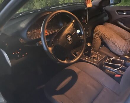 Серый БМВ 3 Серия, объемом двигателя 2 л и пробегом 370 тыс. км за 2000 $, фото 5 на Automoto.ua