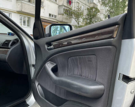 Серый БМВ 3 Серия, объемом двигателя 2 л и пробегом 307 тыс. км за 3900 $, фото 13 на Automoto.ua