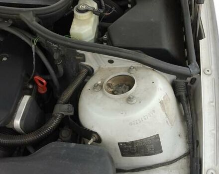 Серый БМВ 3 Серия, объемом двигателя 1.9 л и пробегом 260 тыс. км за 5000 $, фото 13 на Automoto.ua