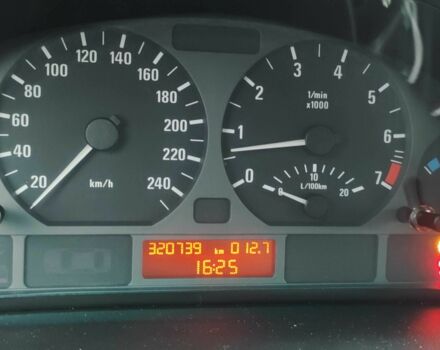 Сірий БМВ 3 Серія, об'ємом двигуна 1.8 л та пробігом 321 тис. км за 4800 $, фото 7 на Automoto.ua