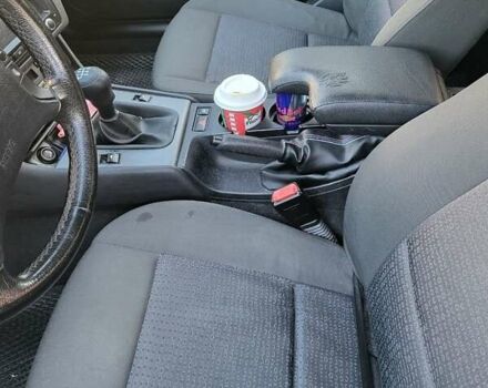 Сірий БМВ 3 Серія, об'ємом двигуна 2 л та пробігом 297 тис. км за 4670 $, фото 22 на Automoto.ua