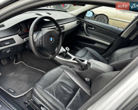 Серый БМВ 3 Серия, объемом двигателя 2 л и пробегом 303 тыс. км за 6700 $, фото 6 на Automoto.ua