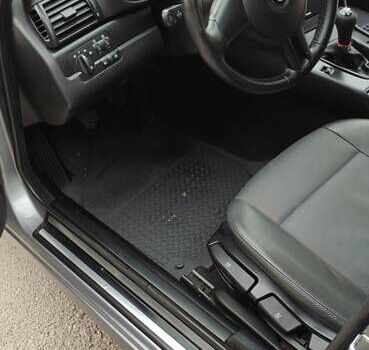 Серый БМВ 3 Серия, объемом двигателя 2 л и пробегом 205 тыс. км за 5700 $, фото 16 на Automoto.ua