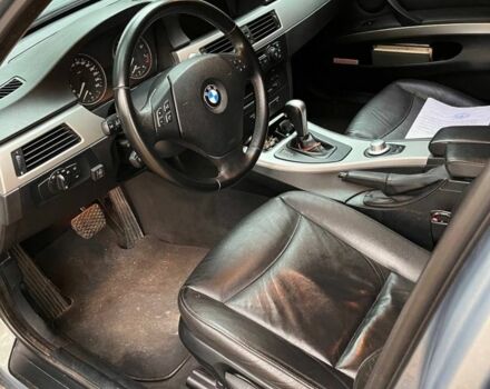 Серый БМВ 3 Серия, объемом двигателя 3 л и пробегом 320 тыс. км за 8750 $, фото 10 на Automoto.ua