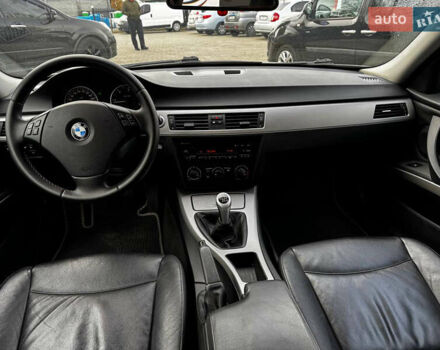 Серый БМВ 3 Серия, объемом двигателя 2 л и пробегом 303 тыс. км за 6700 $, фото 9 на Automoto.ua