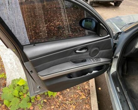 Серый БМВ 3 Серия, объемом двигателя 3 л и пробегом 320 тыс. км за 8750 $, фото 9 на Automoto.ua