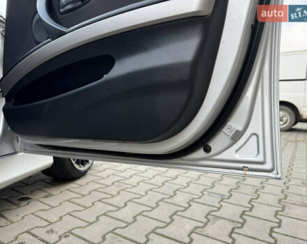 Серый БМВ 3 Серия, объемом двигателя 2 л и пробегом 266 тыс. км за 7100 $, фото 10 на Automoto.ua