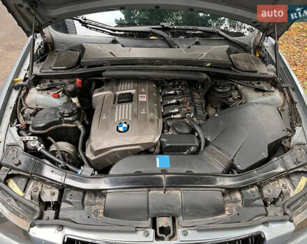Серый БМВ 3 Серия, объемом двигателя 3 л и пробегом 320 тыс. км за 8950 $, фото 6 на Automoto.ua