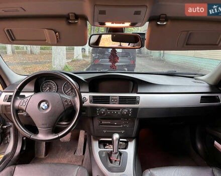 Серый БМВ 3 Серия, объемом двигателя 3 л и пробегом 320 тыс. км за 8950 $, фото 3 на Automoto.ua