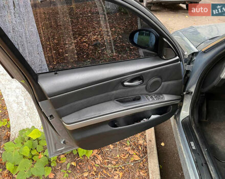 Серый БМВ 3 Серия, объемом двигателя 3 л и пробегом 320 тыс. км за 8950 $, фото 10 на Automoto.ua