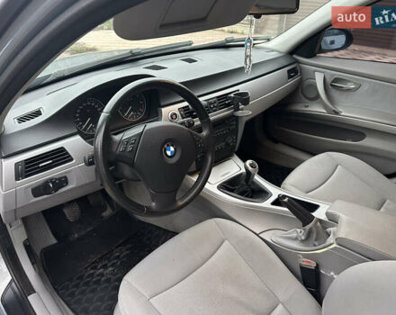 Серый БМВ 3 Серия, объемом двигателя 2 л и пробегом 250 тыс. км за 5950 $, фото 6 на Automoto.ua