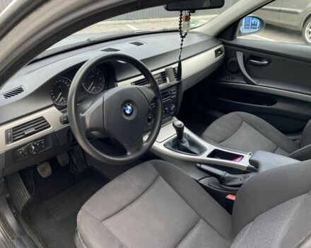 Серый БМВ 3 Серия, объемом двигателя 2 л и пробегом 208 тыс. км за 5500 $, фото 4 на Automoto.ua